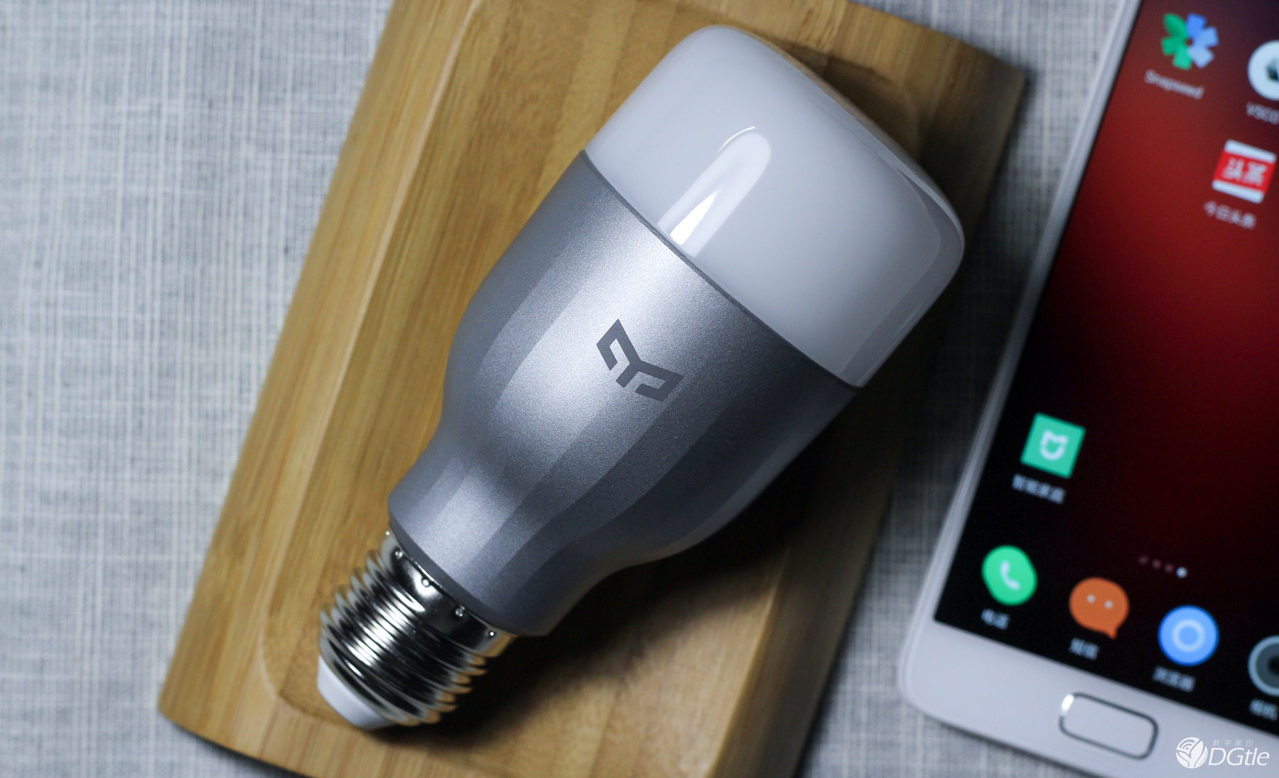 Xiaomi Yeelight Smart Bulb RGBW