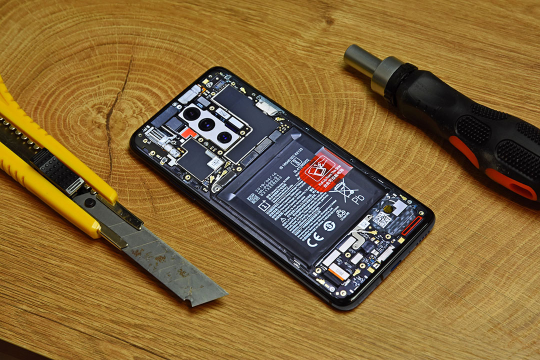 OnePlus 7 Pro trasparente