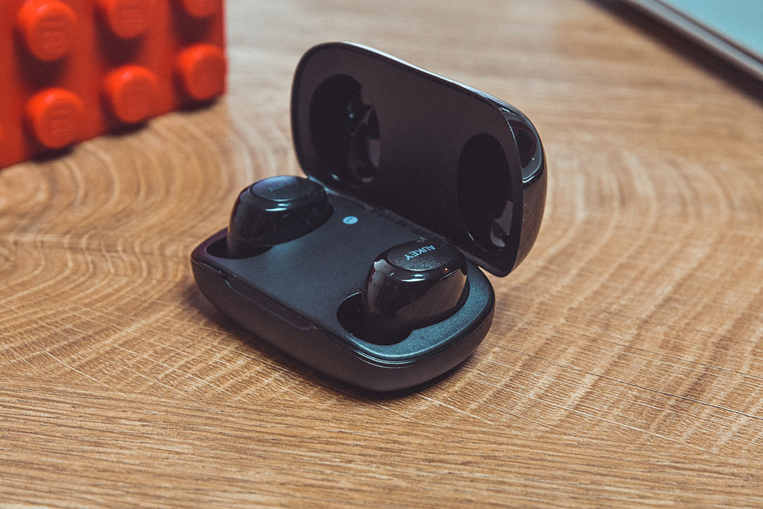 Recensione Aukey EP-T16S: auricolari true wireless con bassi a bomba!