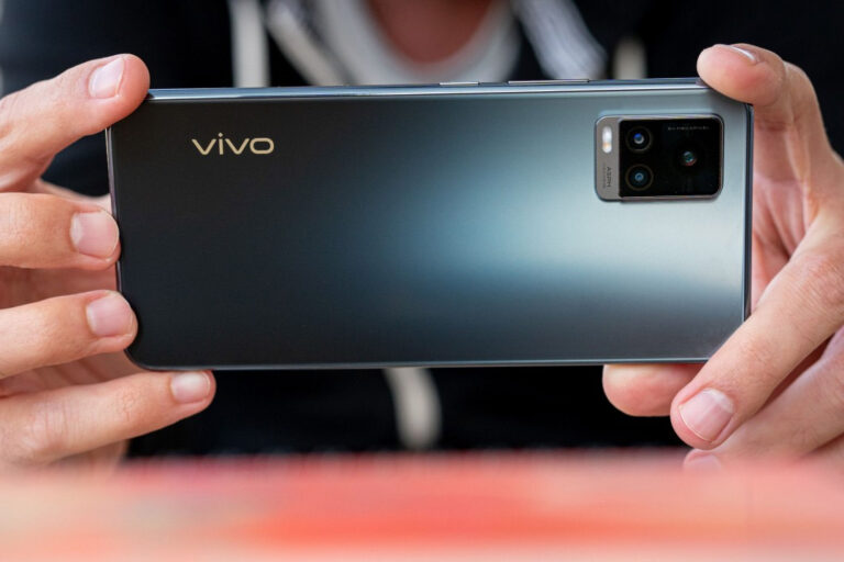 VIVO V20