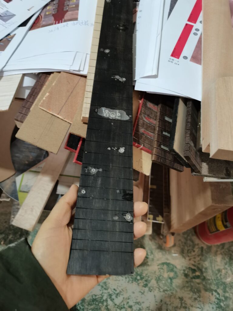 La tastiera con gli inlay