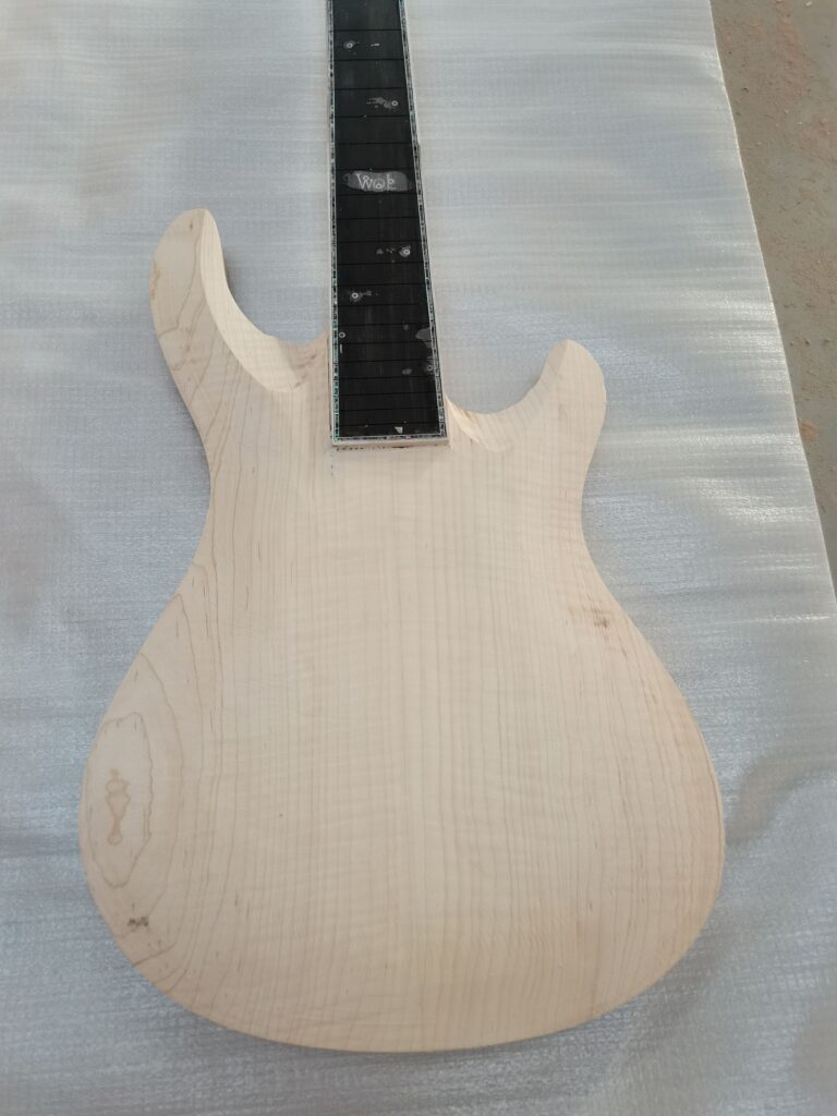 Chitarra custom cinese - prima sbozzatura body