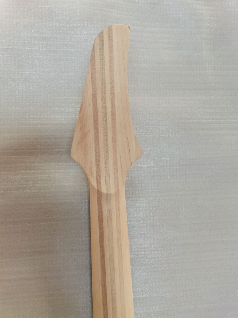 Chitarra custom cinese - il retro della paletta