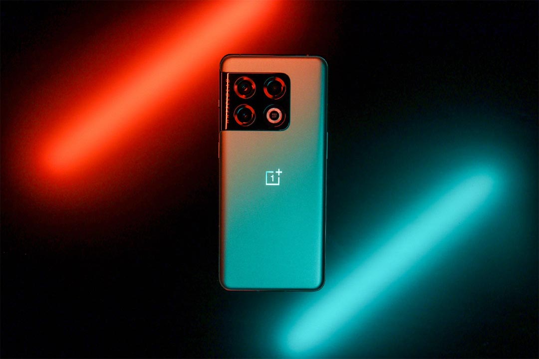 OnePlus 10 Pro 5G ufficiale: il prezzo cala, non la qualità