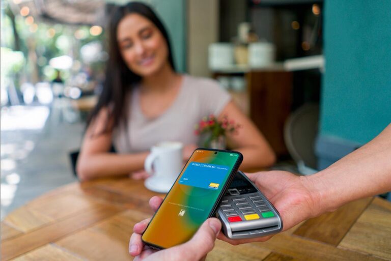 huawei pay arriva in Italia con Intesa Sanpaolo e Bancomat