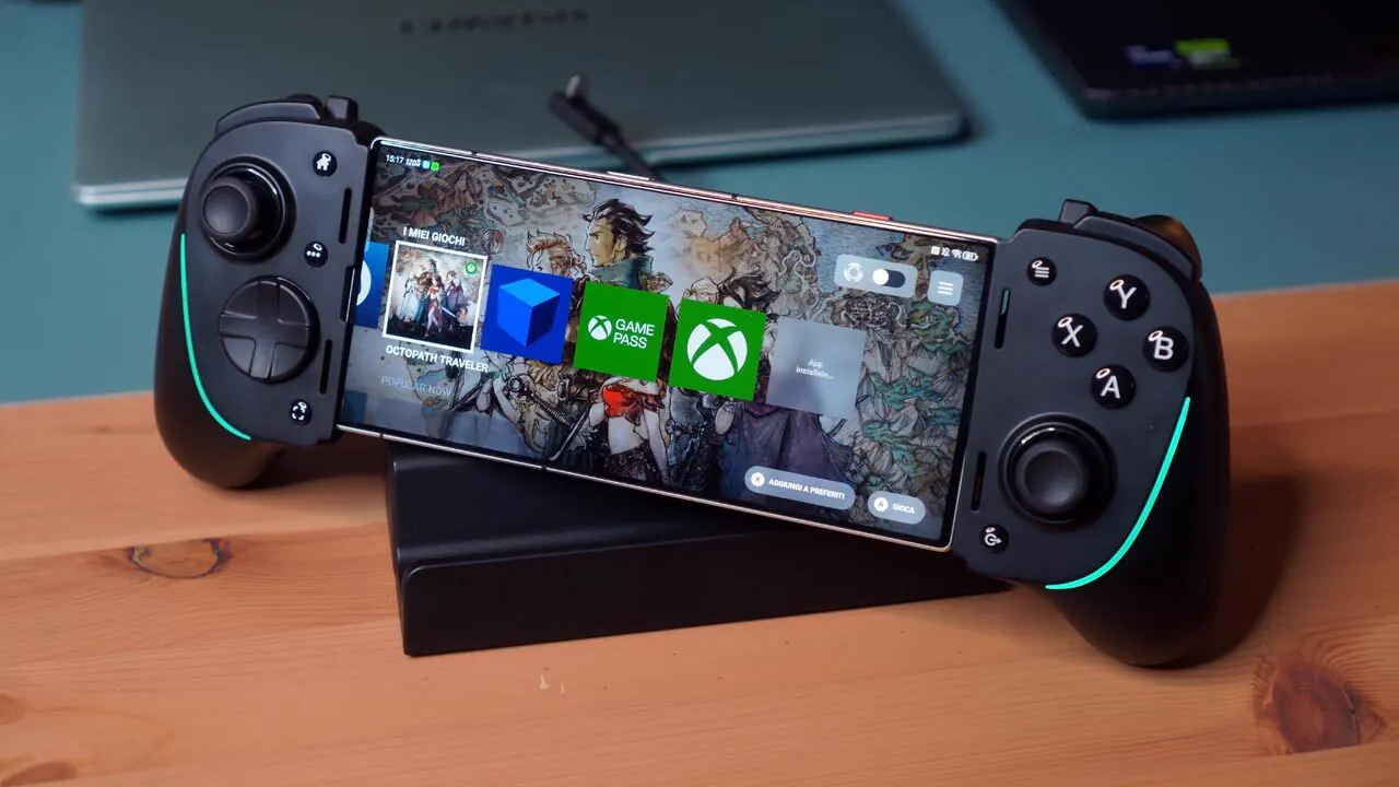 Razer Kishi Ultra con smartphone e illuminazione RGB