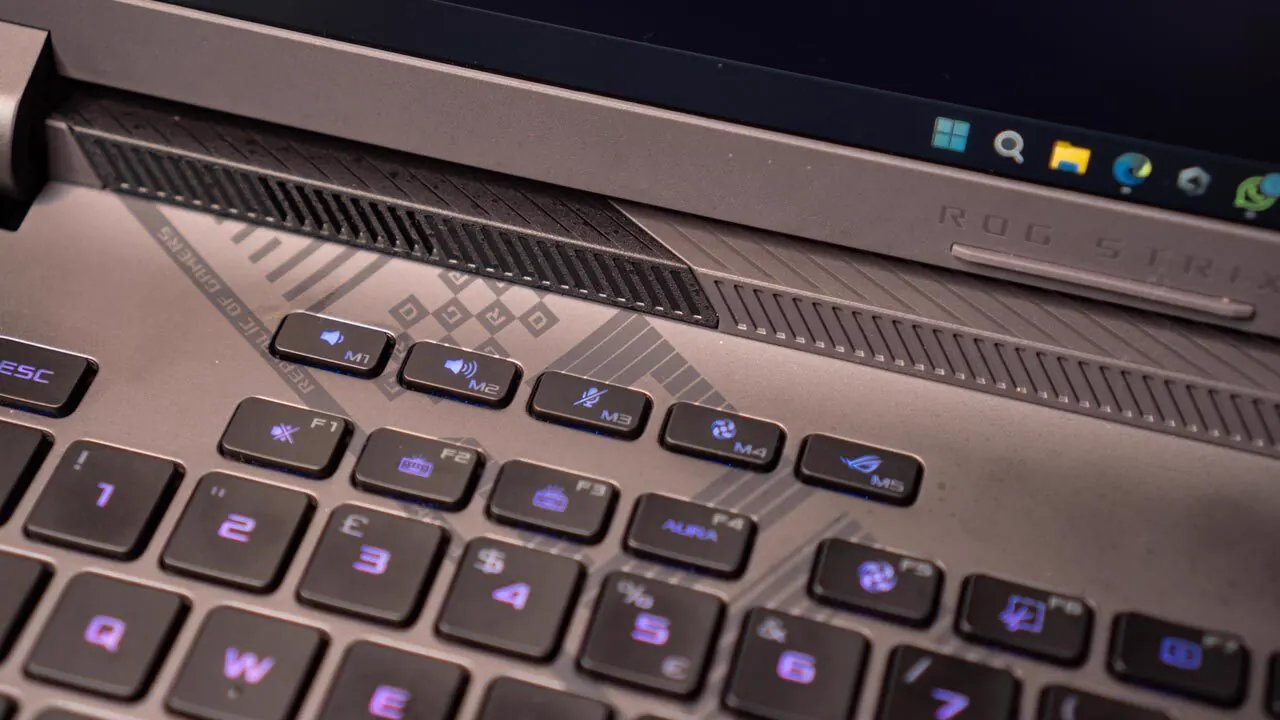 Tasti rapidi sopra la tastiera del ROG Strix G16 2023