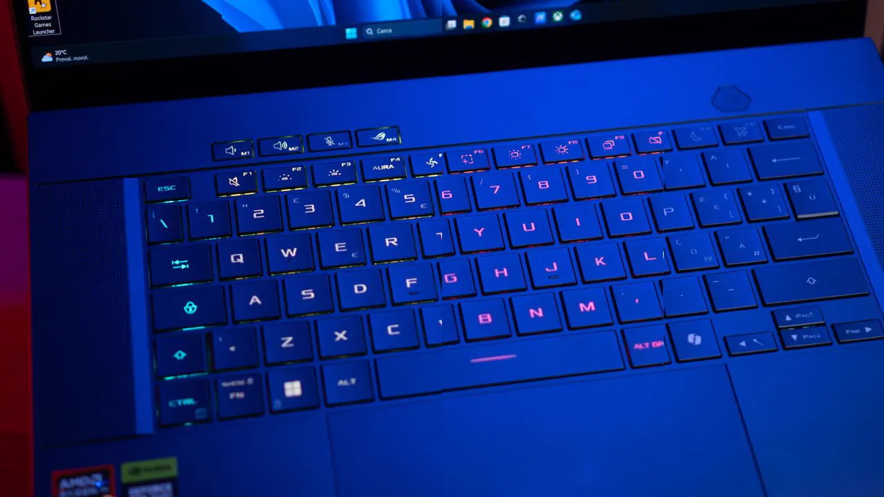 Tastiera retroilluminata di ASUS ROG Zephyrus G16 AMD
