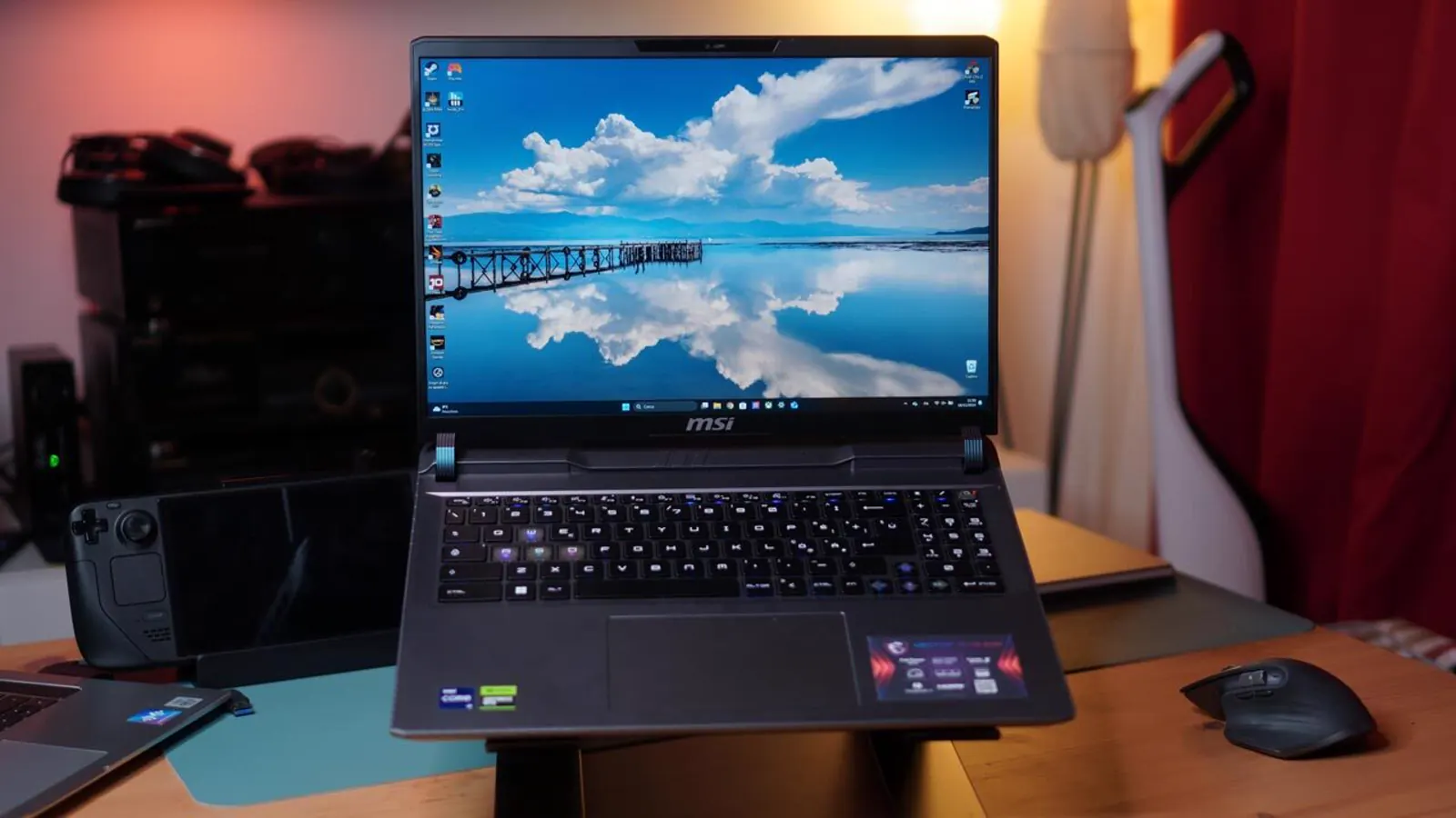 MSI Vector 16 HX A13V in primo piano