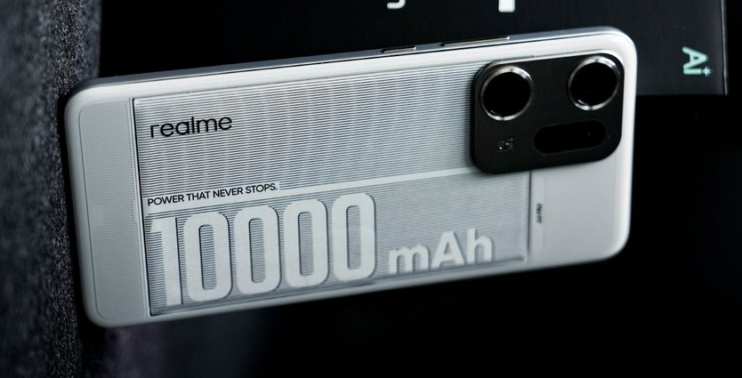 Realme anticipa uno smartphone con batteria da oltre 10.000 mAh: teaser e data di presentazione