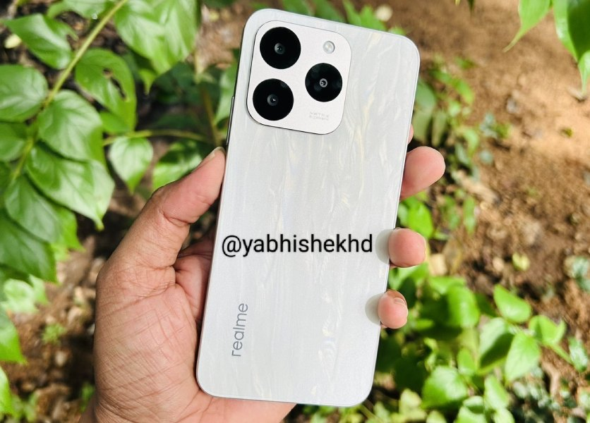 Realme 15T: leak svela design alla iPhone e batteria da 7.000 mAh
