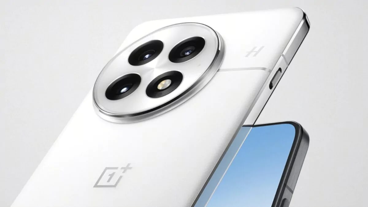 OnePlus 13: in rollout OxygenOS 15.0.0.862 con Map Album, Screen Time e patch di settembre 2025