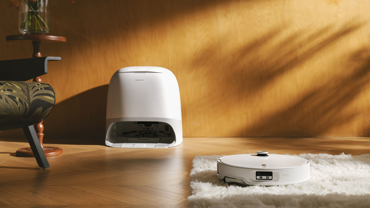 Roborock Qrevo Curv 2 Pro debutta in Italia: potenza da 25.000 Pa e stazione igienizzante