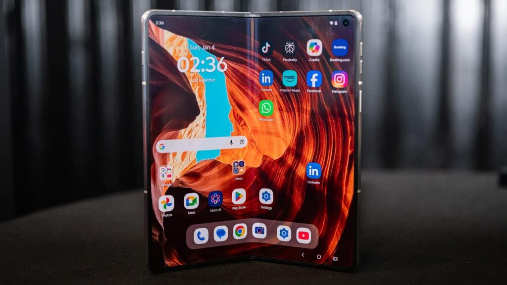 Motorola razr fold