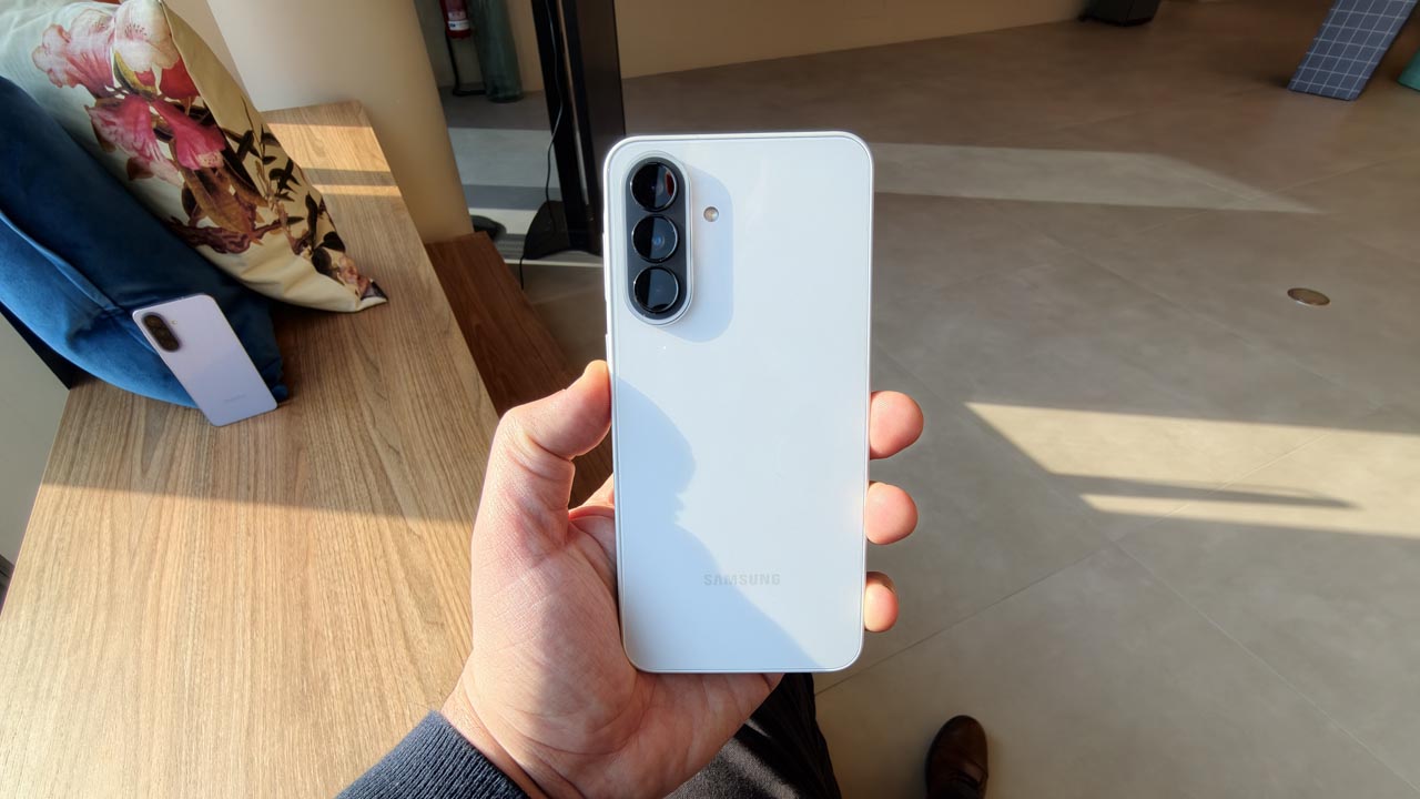 Samsung Galaxy A57 e A37 display