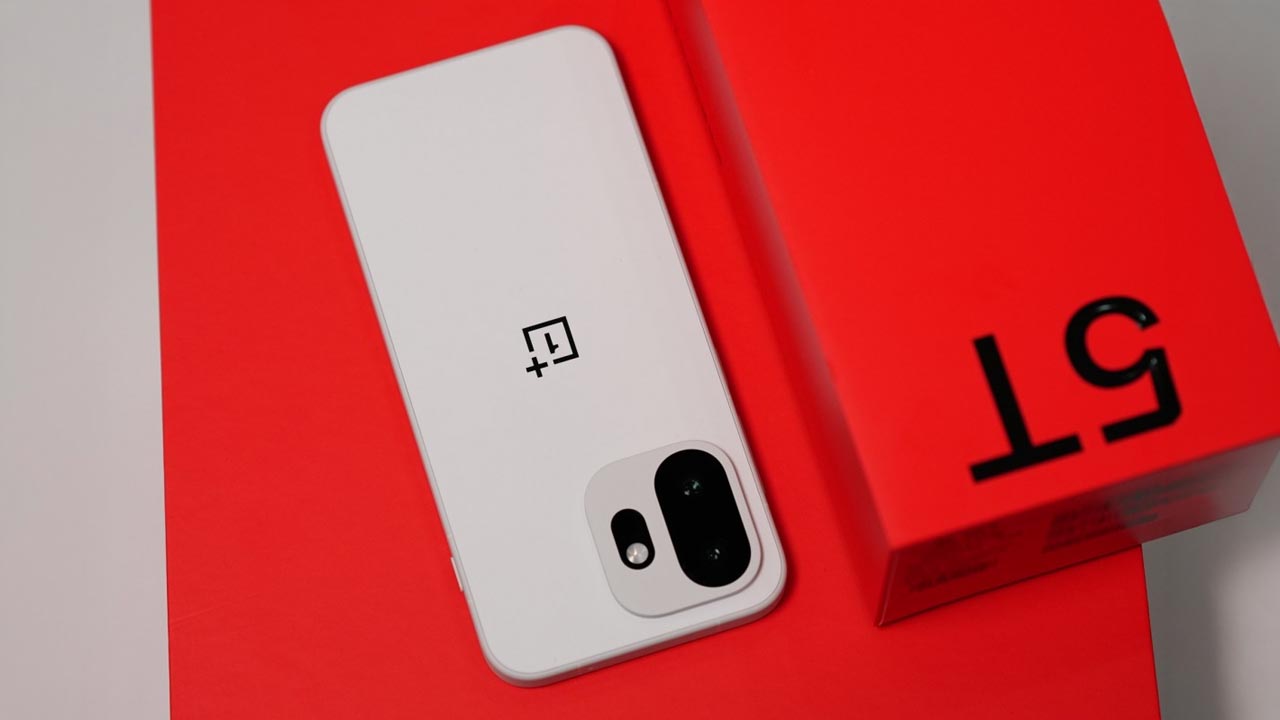 OnePlus 15T design da vicino