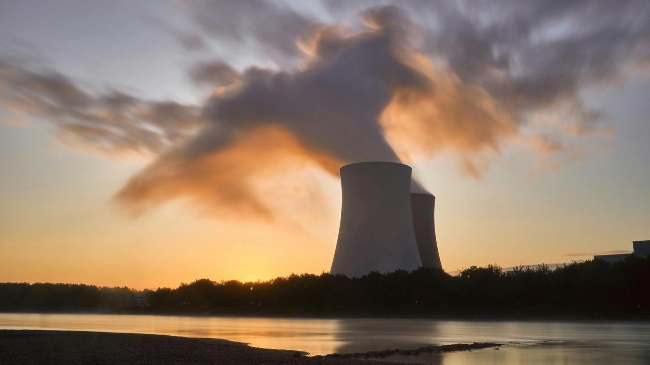 AI Needs Power: China Turns to Nuclear Power to Stay A