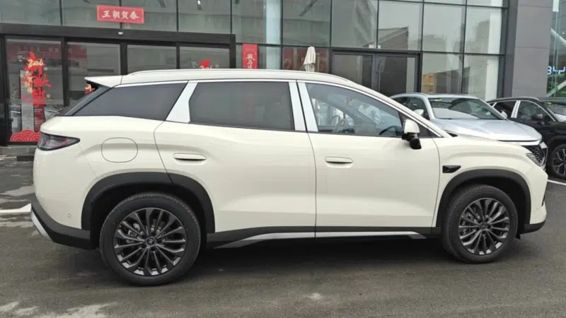 BYD Song Ultra EV flash-charging SUV sold 61,240 units in a month in China