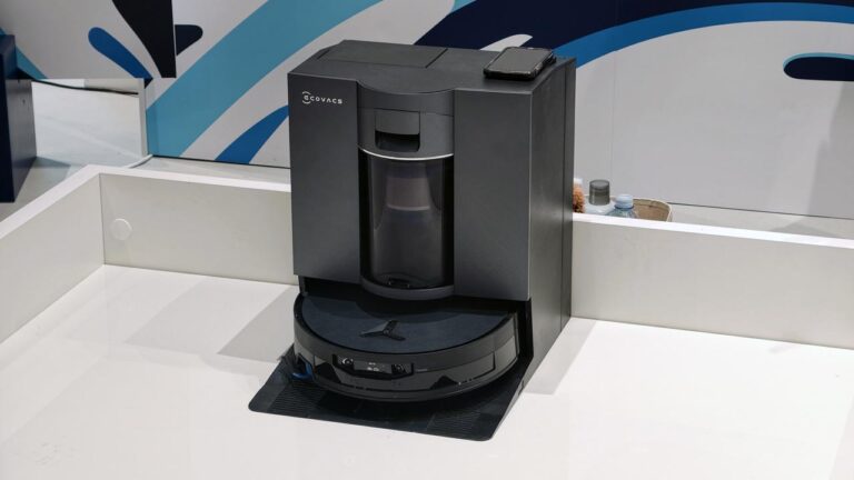 ECOVACS DEEBOT X12 packaging prodotto