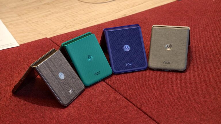 moto razr 70