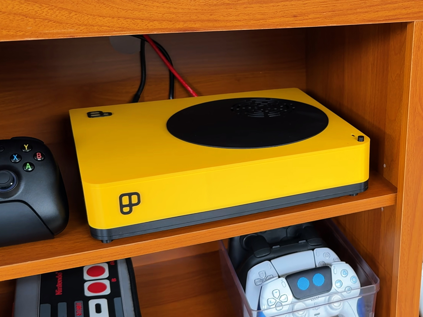 Playnix mini PC di EmuDeck con Ryzen 5 e RX 9060 XT