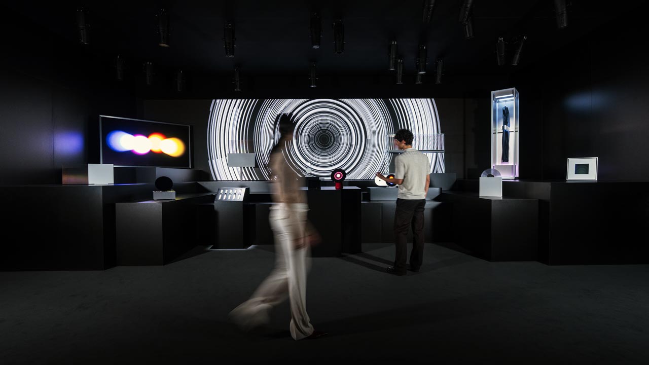 Samsung Design is an act of love (1)