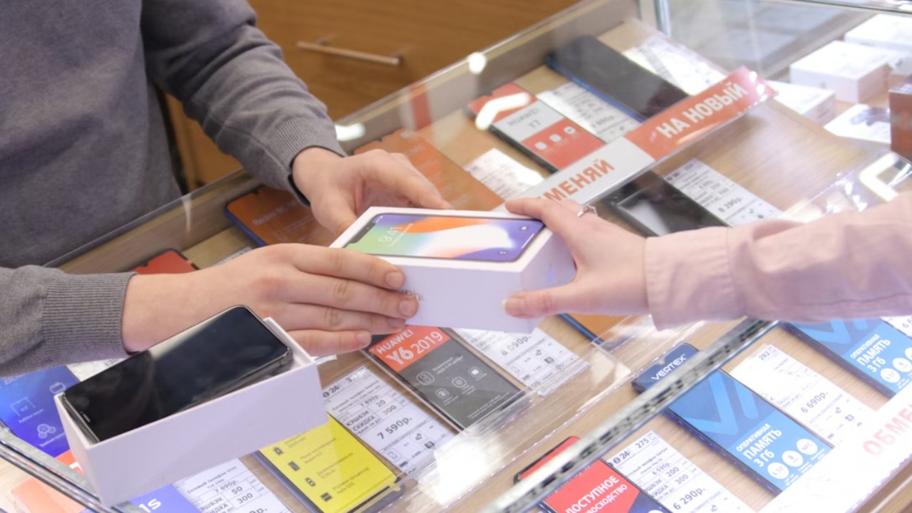 Spedizioni smartphone in calo nel Q1 2026: Samsung e Apple crescono