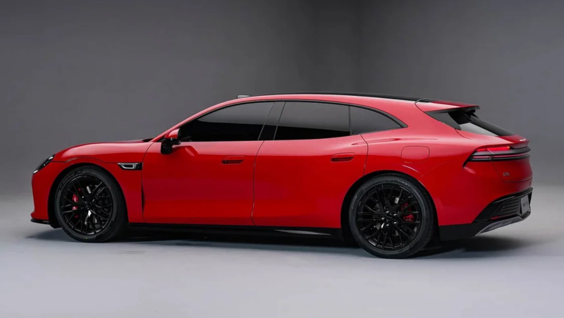 Aistaland GT7: interni e scheda tecnica della shooting brake Huawei