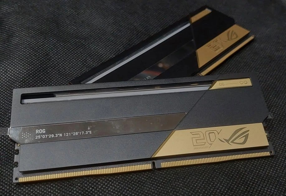 Asus ROG le prime RAM DDR5 foto live