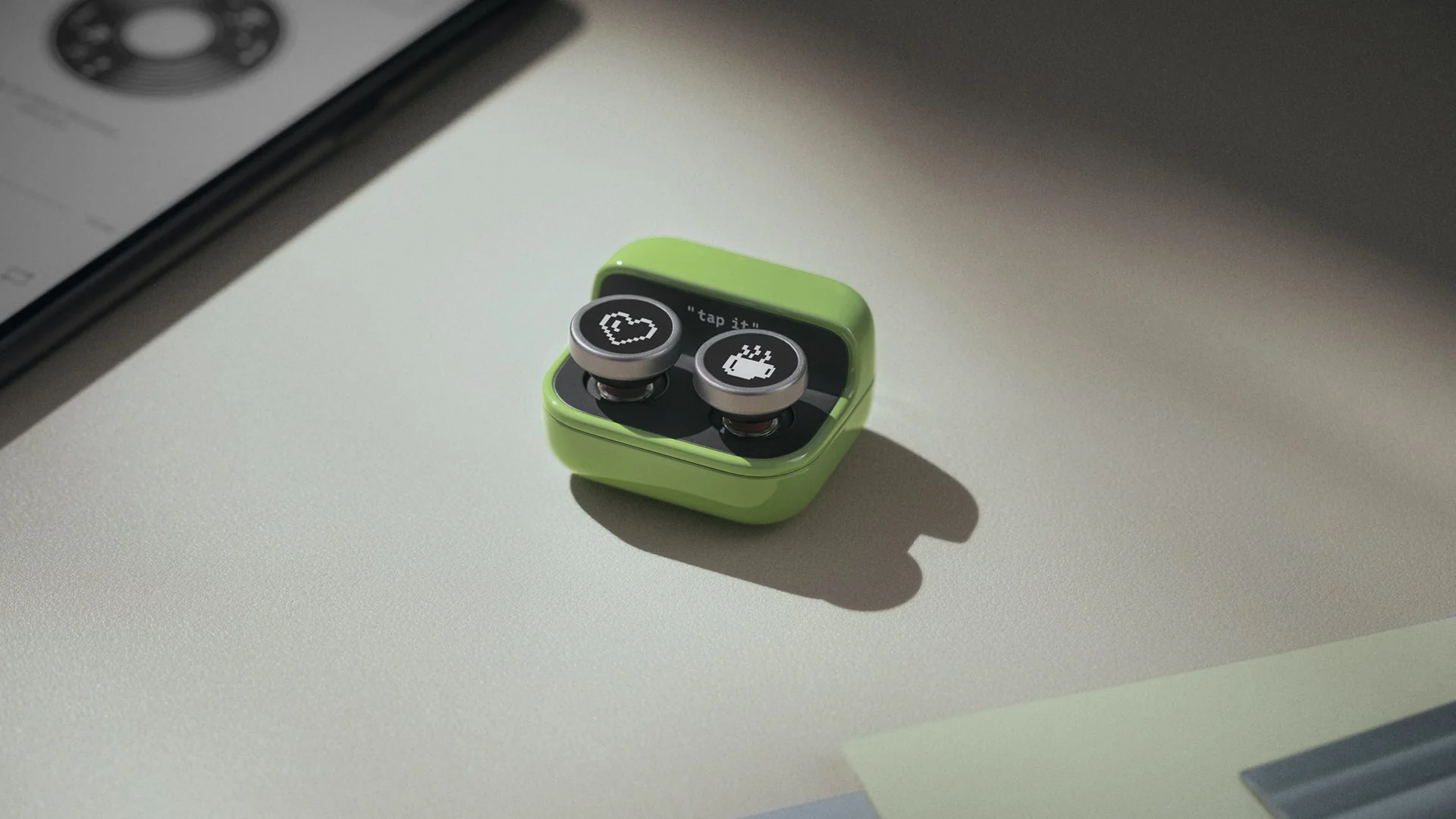 Introducing BOOX Tappy: The Page Turner for a More Comfortable Reading Experience