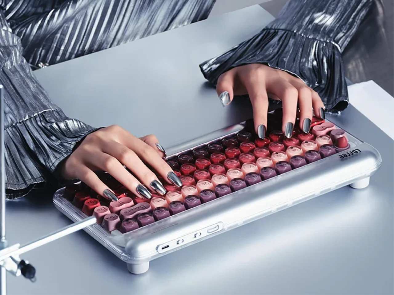 Lofree Just Made the Most Eye-Candy Mechanical Keyboard of 2026 and It’s Inspired by Lipst