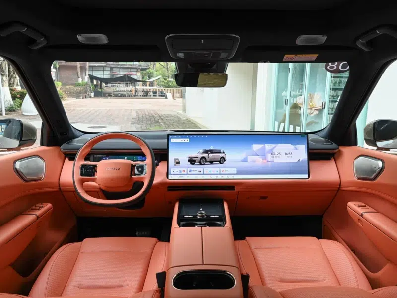 Lynk & Co 900 five-seat SUV