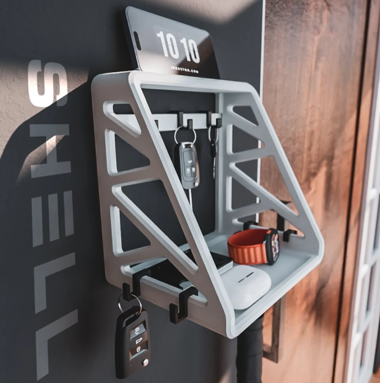 The $50 SHELL Treats Your Keys and Wallet as Things Worth Displaying