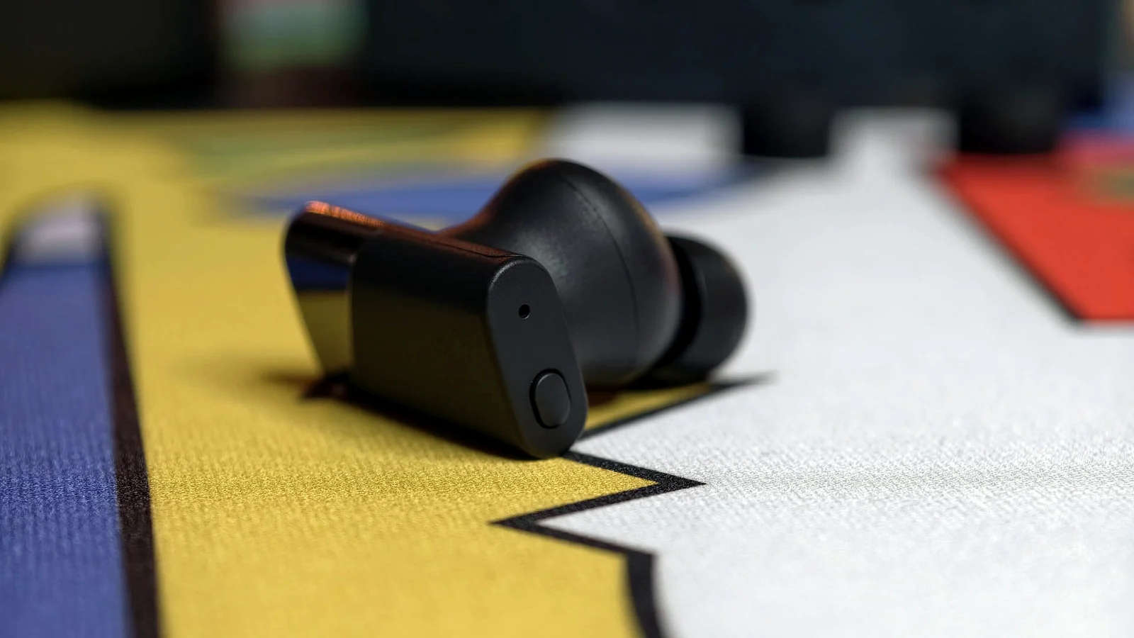 Dettaglio controlli e gommini delle Status Audio Pro X