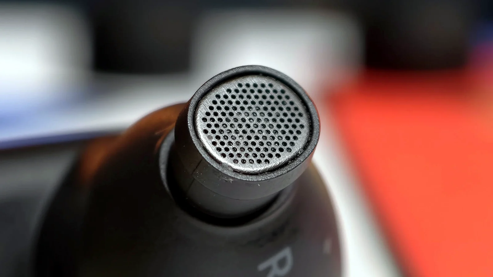 Dettaglio della griglia driver delle Status Audio Pro X