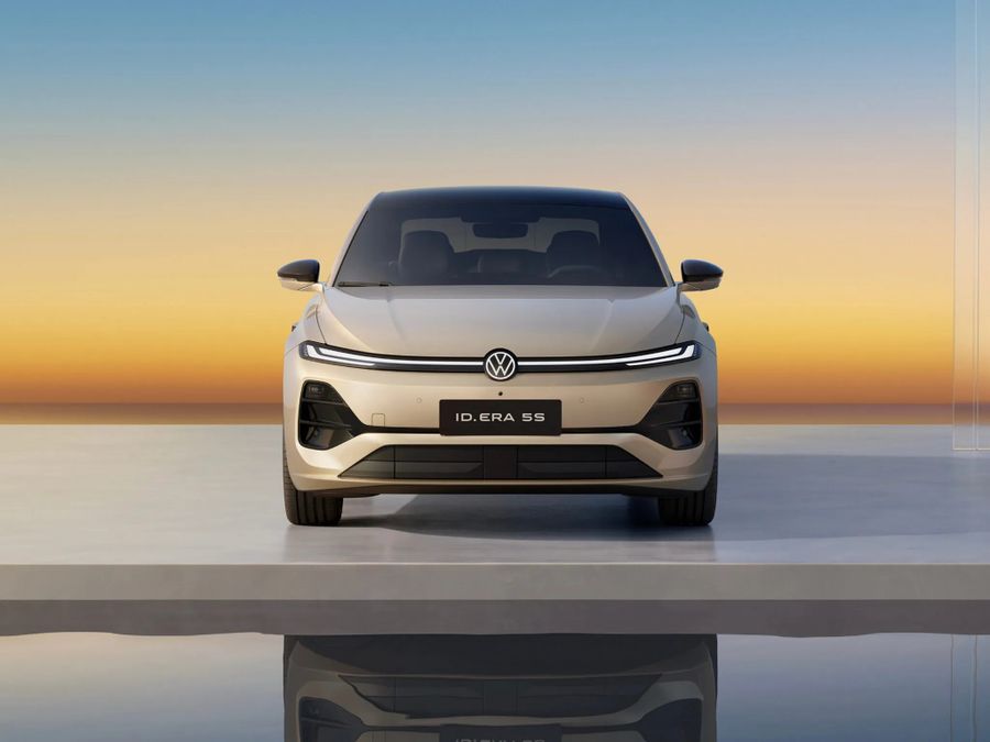 Volkswagen ID. Era 5S: berlina plug-in hybrid con 160 km elettrici