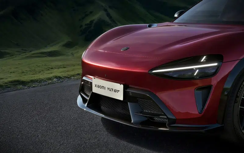 Crimson Red Xiaomi YU7 GT vs Tesla Plaid: official images
