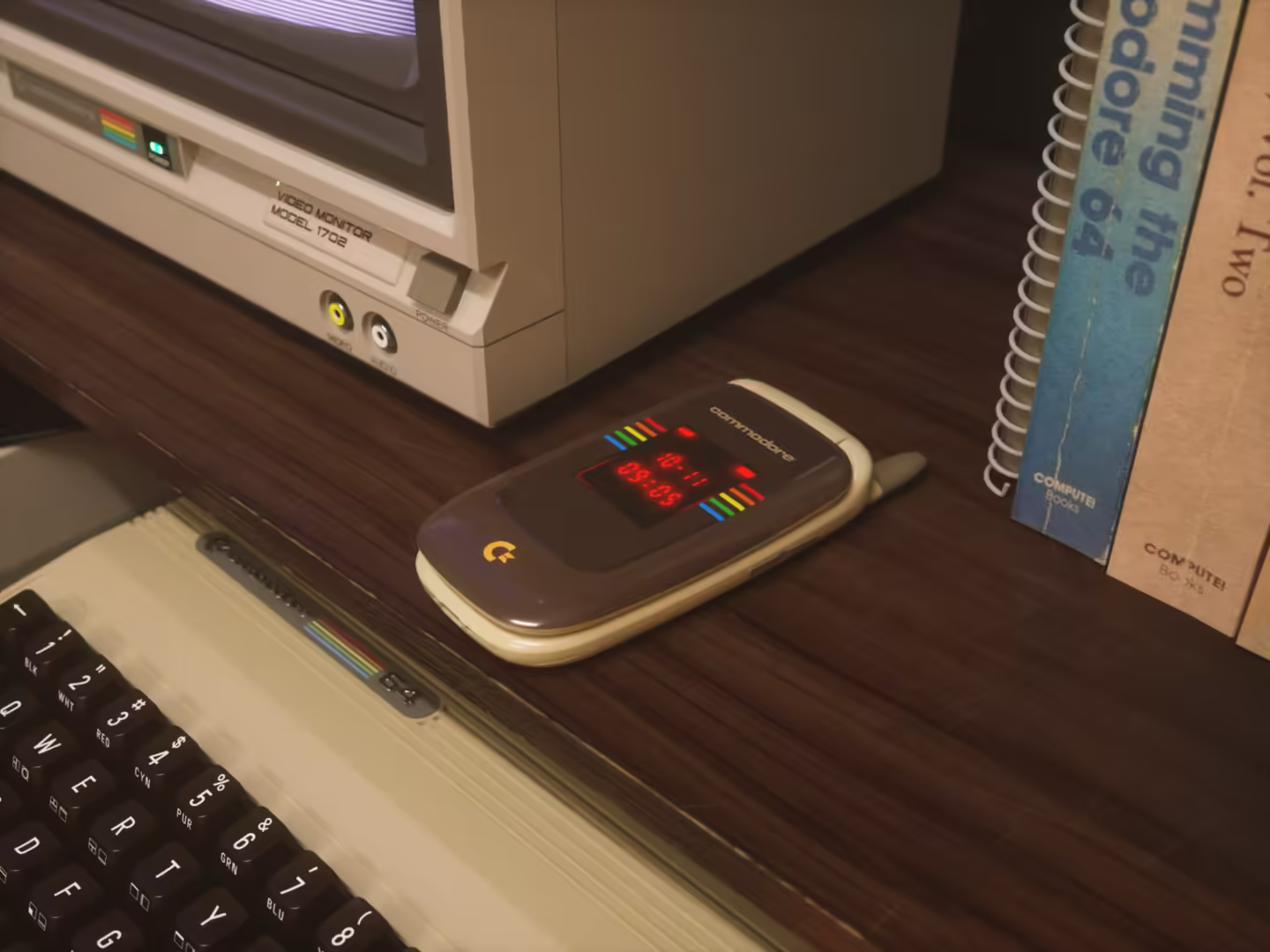 Commodore 宣布使用回收内存且不配耳机,使 Callback 8020 翻盖手机降价 100 美元