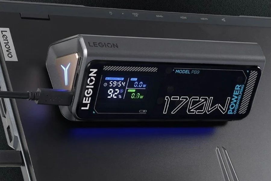 Lenovo Legion PB9 170W: power bank da 24.000 mAh con display