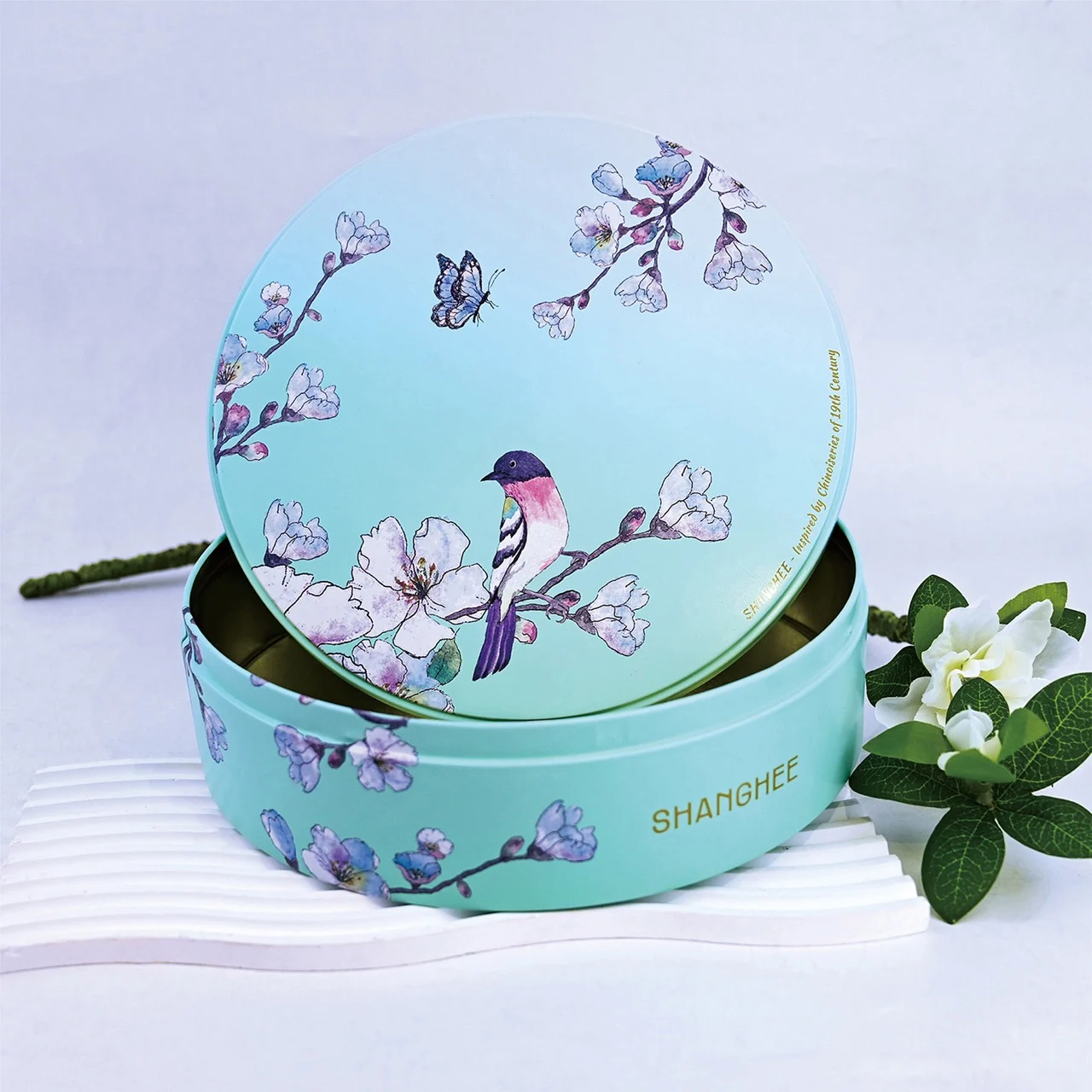 This Mooncake Tin Box Turns Into A Chinese Lantern Once You’re Done Enjoying The Sweets packaging prodotto