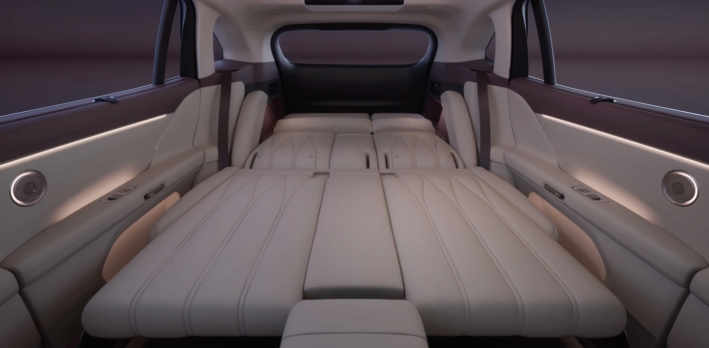 启境 GX7 全球首秀:定位智能阔五座 SUV 车型,首创 20 秒一键自动成床