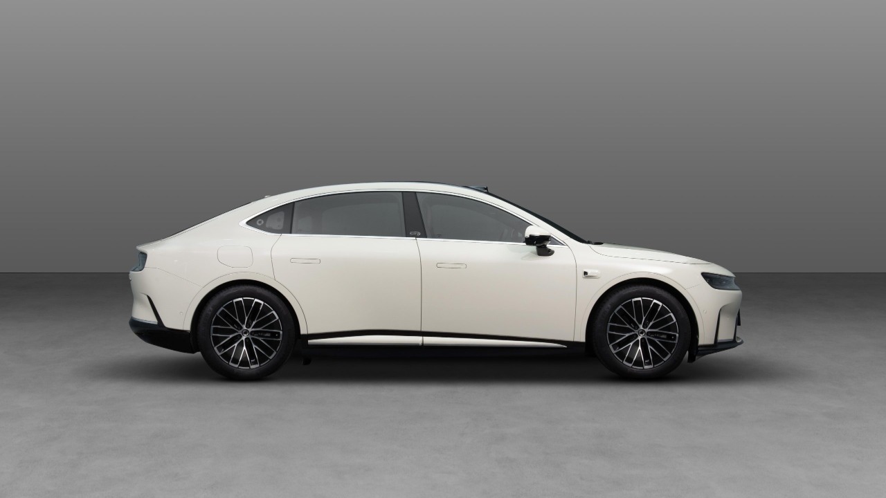 Smart #6 EHD Hybrid Sedan