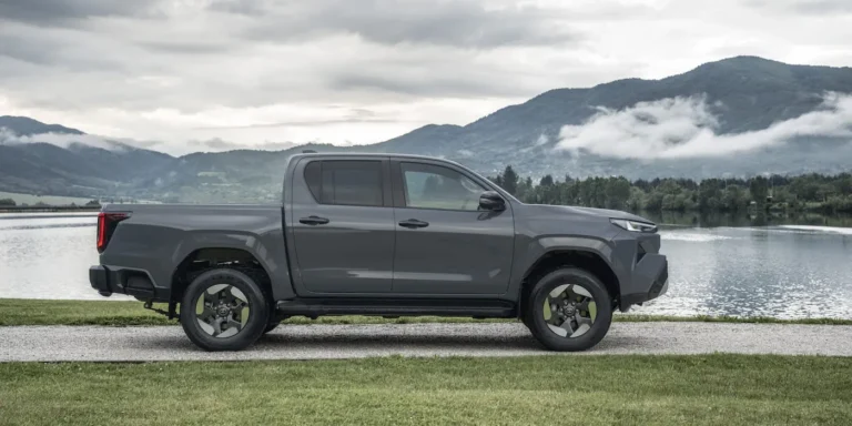 Toyota Hilux BEV