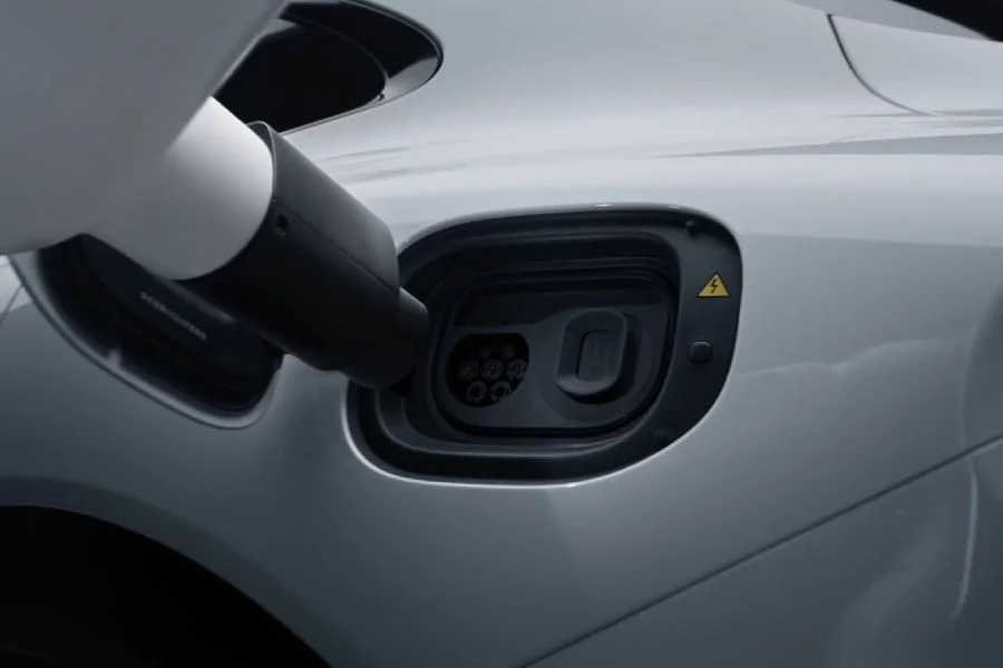 Xiaomi EV robotic arm for charging