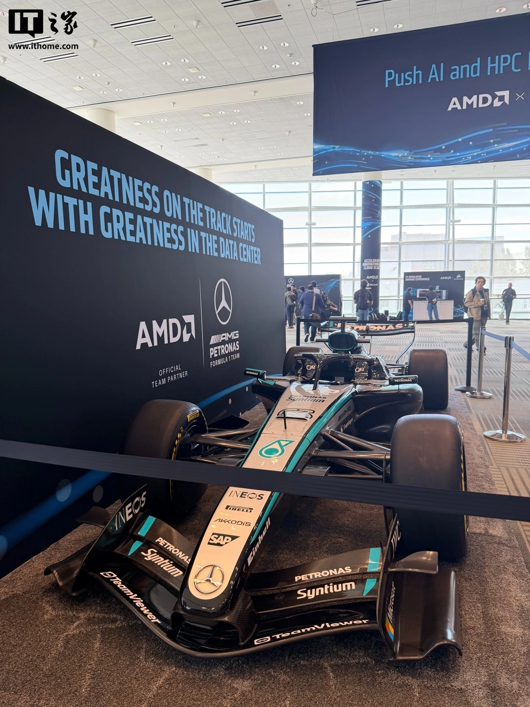 AMD 苏姿丰称 AI 改变每个行业,发布 MI455x 加速器和 EPYC Venice CPU