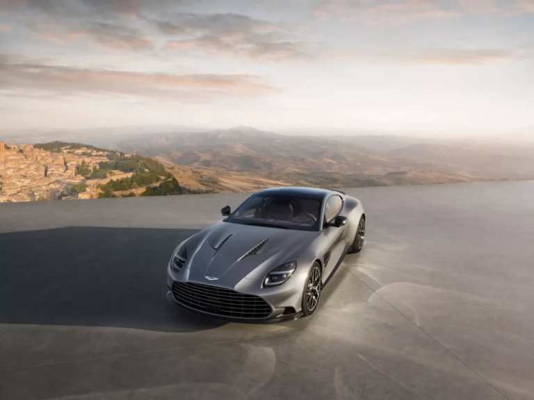 Aston Martin Vanquish 25 ufficiale