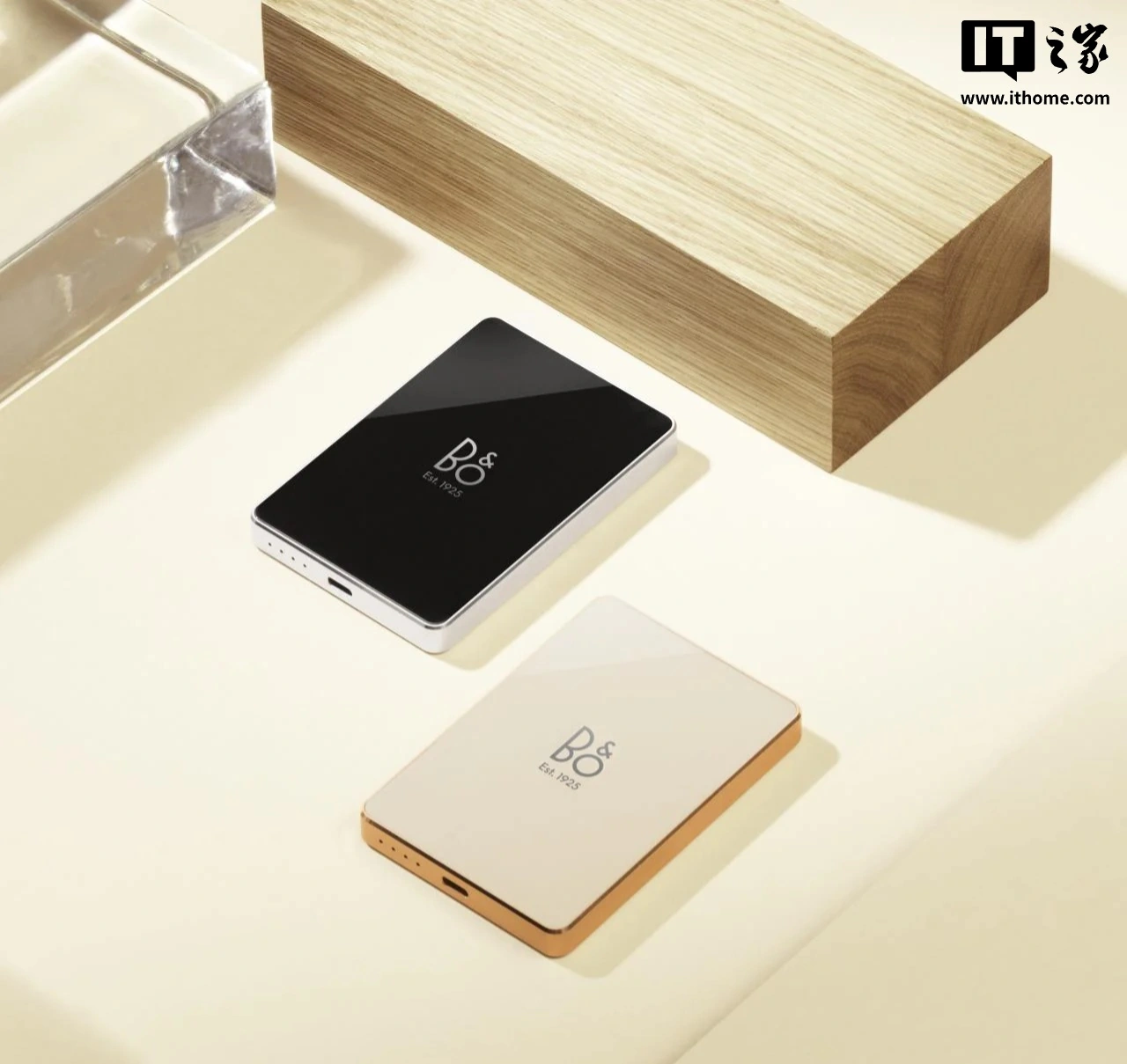 B&O lancia il suo primo power bank Qi2 da 15W: prezzo di 145 euro