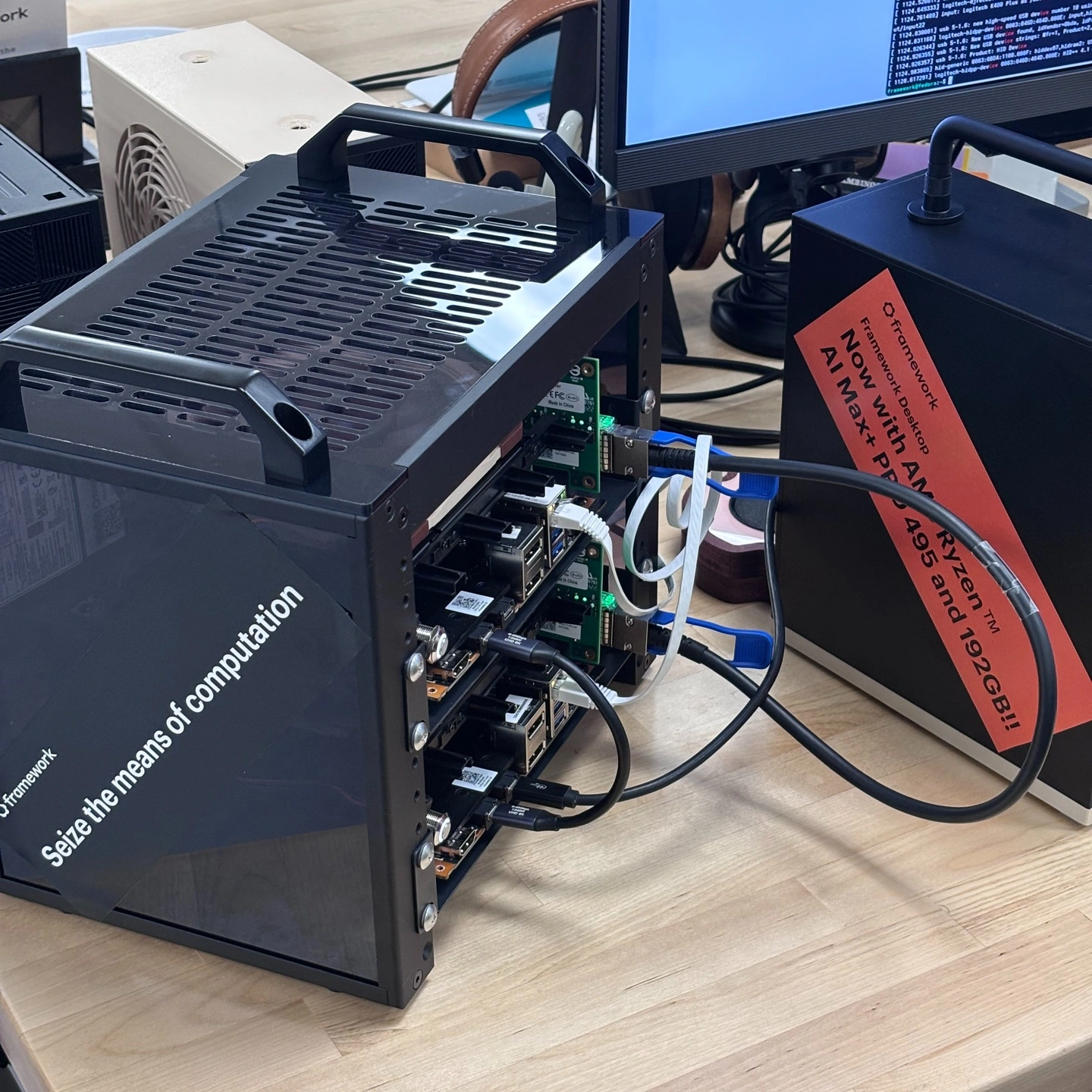 Framework mostra il mini PC con Ryzen AI Max+ PRO 495 e 192GB di RAM
