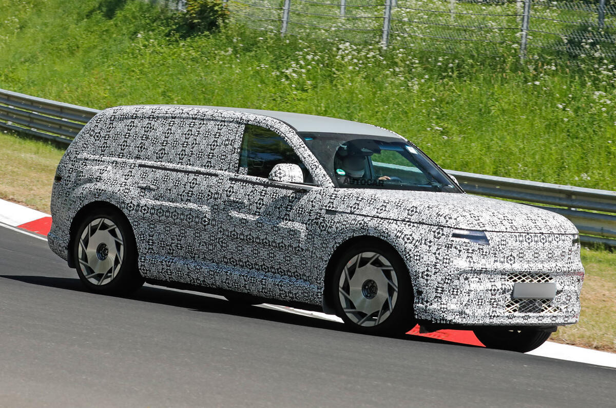 Genesis GV90 verso il debutto