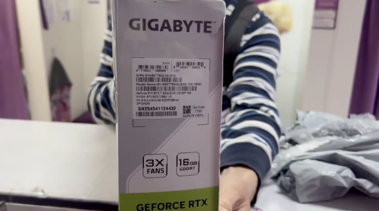 俄罗斯消费者网购技嘉 RTX 5070Ti 显卡,开箱后发现被掉包成矿泉水